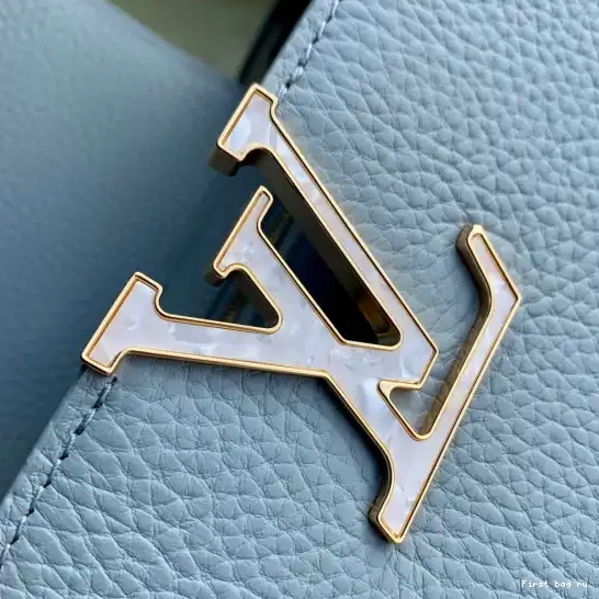 First bag ru CAPUCINES LOUIS VUITTON MM 0521